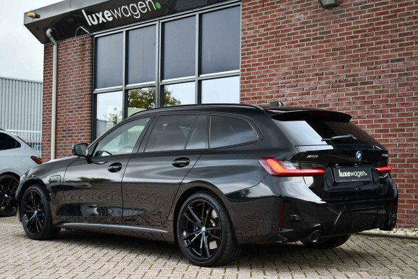 BMW 3 Serie Touring 330e xDrive M-Sport Pro Pano M-zetels ACC HUD 360 19inch