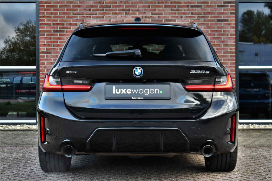 BMW 3 Serie Touring 330e xDrive M-Sport Pro Pano M-zetels ACC HUD 360 19inch