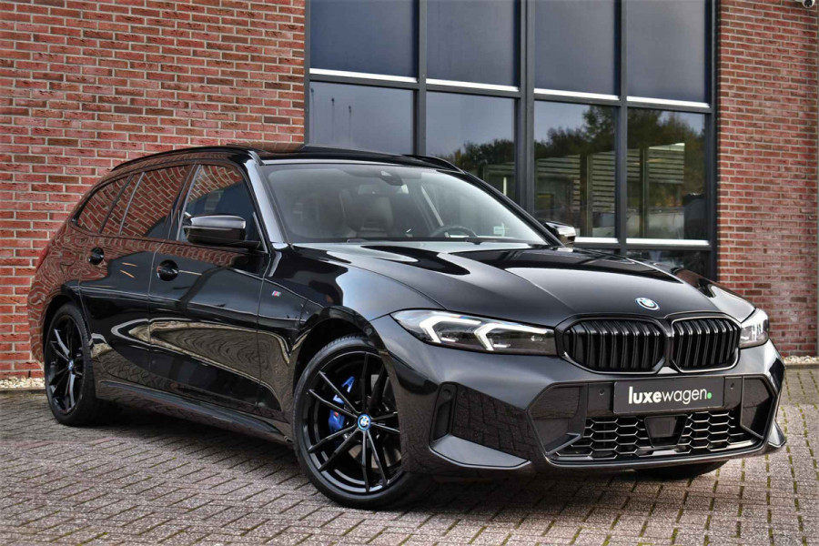 BMW 3 Serie Touring 330e xDrive M-Sport Pro Pano M-zetels ACC HUD 360 19inch