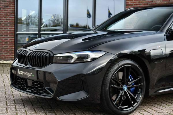 BMW 3 Serie Touring 330e xDrive M-Sport Pro Pano M-zetels ACC HUD 360 19inch