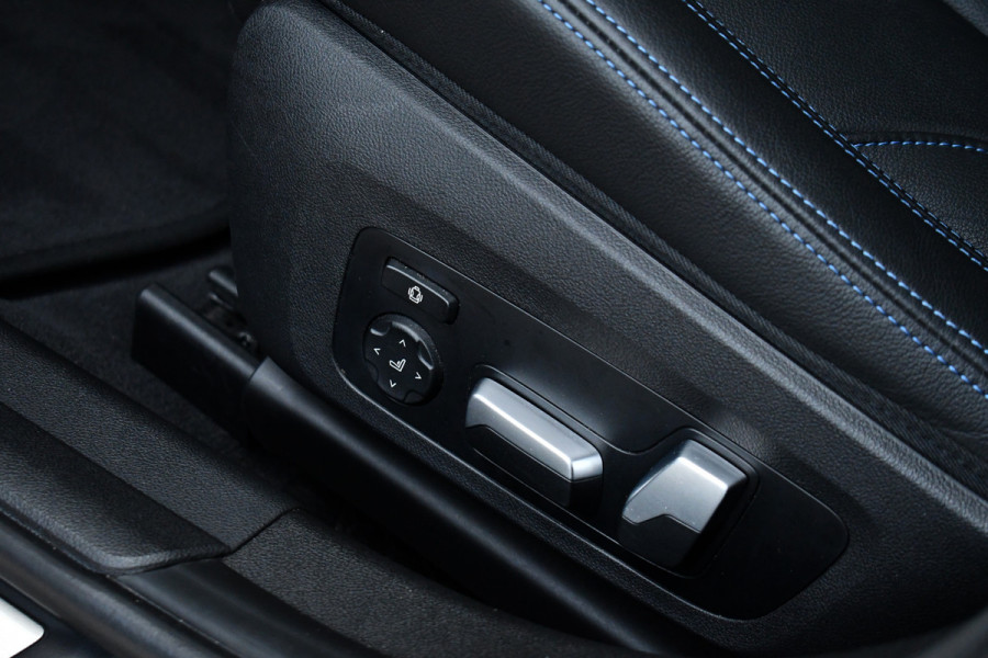 BMW 3 Serie Touring 330e xDrive M-Sport Pro Pano M-zetels ACC HUD 360 19inch
