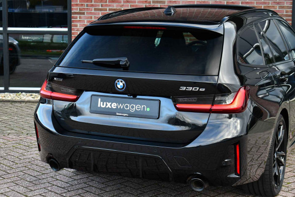 BMW 3 Serie Touring 330e xDrive M-Sport Pro Pano M-zetels ACC HUD 360 19inch