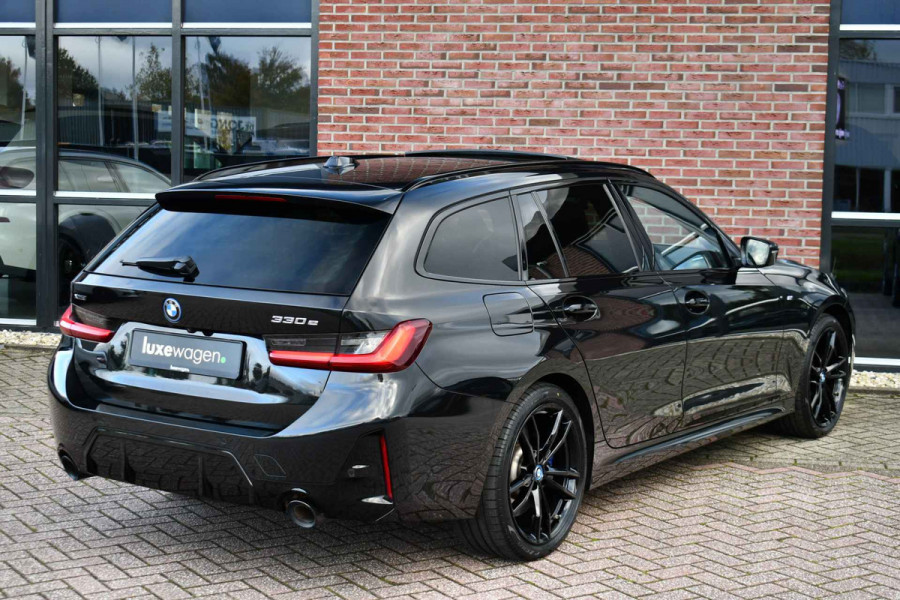 BMW 3 Serie Touring 330e xDrive M-Sport Pro Pano M-zetels ACC HUD 360 19inch