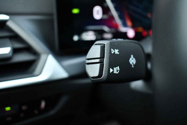 BMW 3 Serie Touring 330e xDrive M-Sport Pro Pano M-zetels ACC HUD 360 19inch