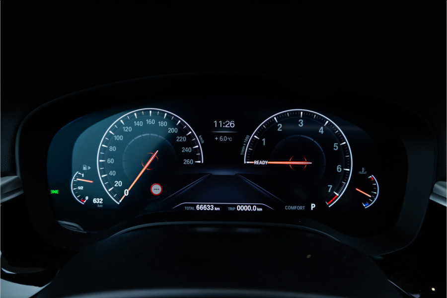 BMW 5 Serie 520i High Executive Edition - M Sport | Panorama | H&K | Memory