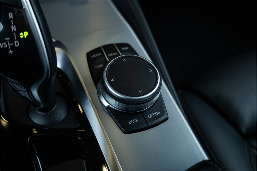 BMW 5 Serie 520i High Executive Edition - M Sport | Panorama | H&K | Memory