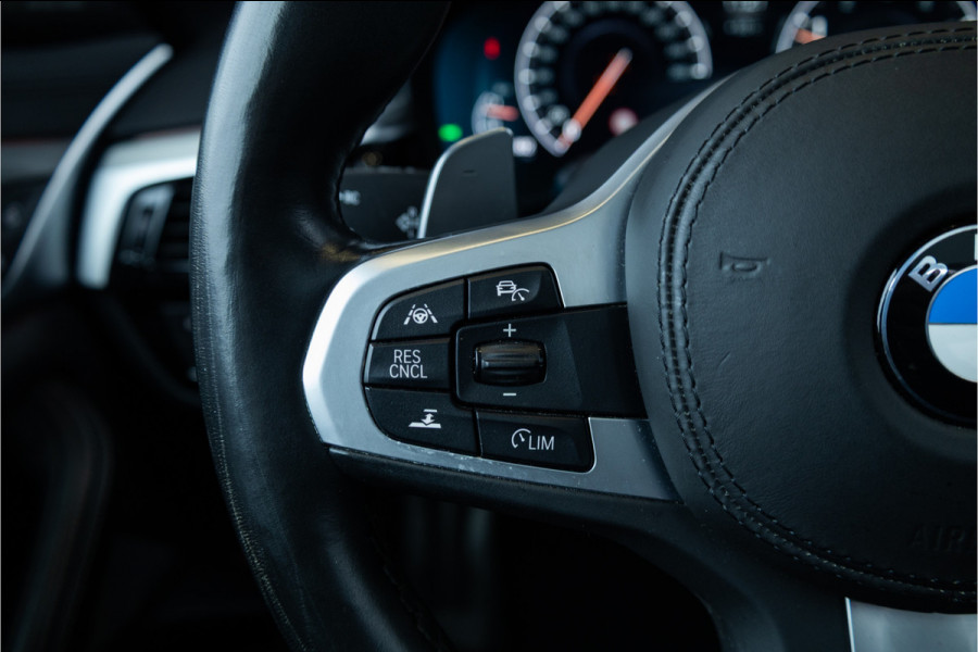 BMW 5 Serie 520i High Executive Edition - M Sport | Panorama | H&K | Memory