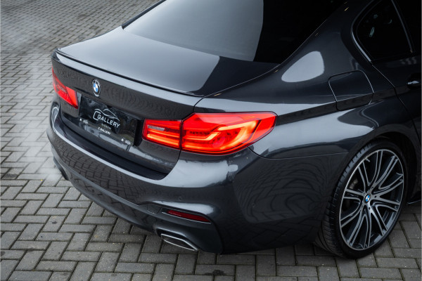 BMW 5 Serie 520i High Executive Edition - M Sport | Panorama | H&K | Memory