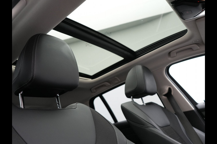 BMW 3 Serie Touring 320e Sportline FACELIFT Plug In Hybrid Dealer O.H PHEV | Panodak | Widescreen Navi | Harman Kardon | Camera | Keyless | Stuurverwarming | Apple Carplay | BLIS |
