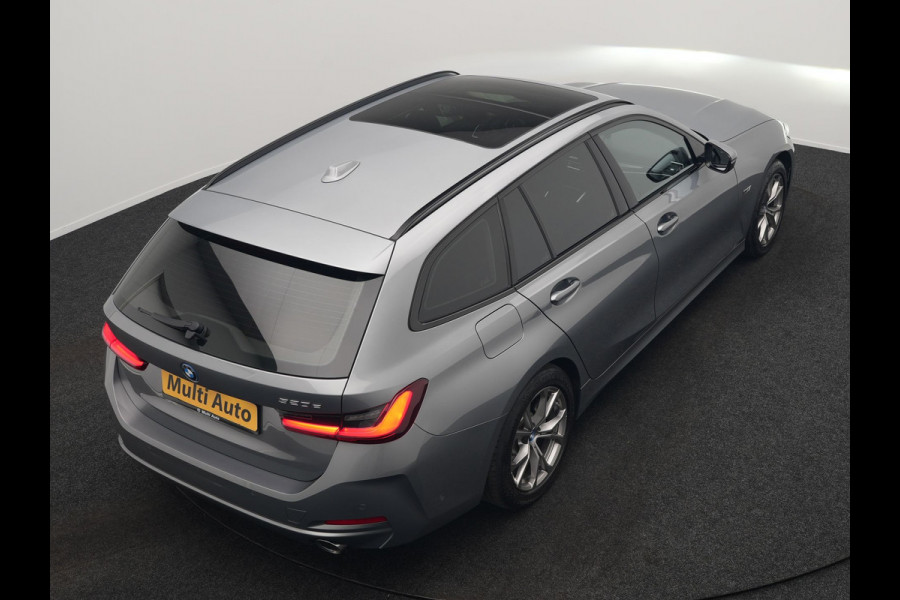 BMW 3 Serie Touring 320e Sportline FACELIFT Plug In Hybrid Dealer O.H PHEV | Panodak | Widescreen Navi | Harman Kardon | Camera | Keyless | Stuurverwarming | Apple Carplay | BLIS |