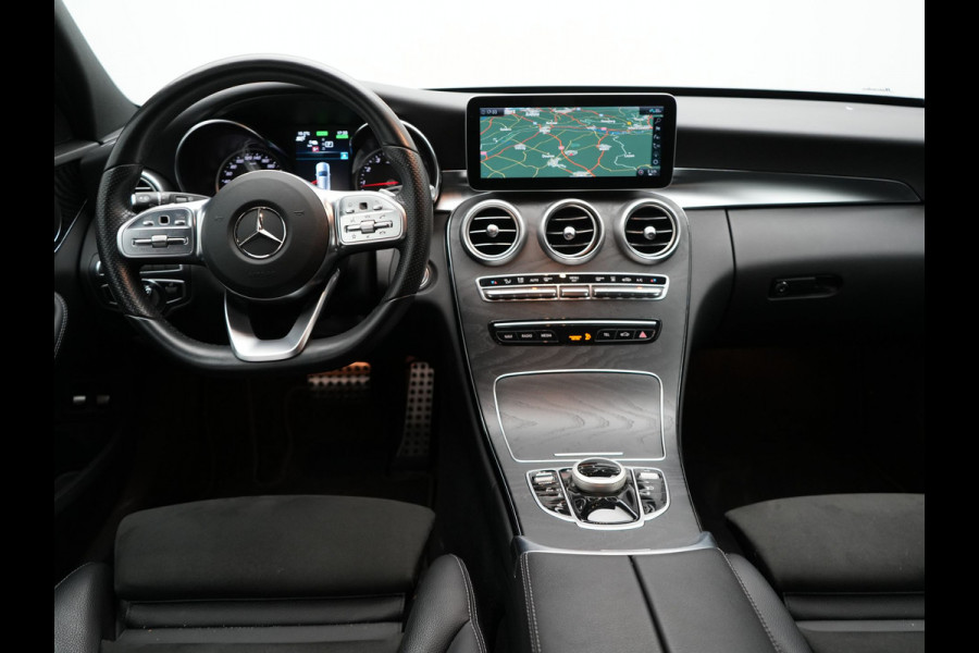 Mercedes-Benz C-Klasse Estate 300 e Business Solution AMG Plug In Hybrid 320pk PHEV | Trekhaak af Fabriek | Adaptive Cruise | Alcantara Sportstoelen Verwarmd | Apple Carplay | Camera | BLIS | 18"L.M |