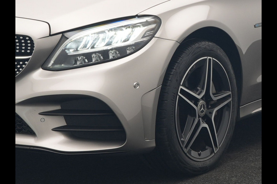 Mercedes-Benz C-Klasse Estate 300 e Business Solution AMG Plug In Hybrid 320pk PHEV | Trekhaak af Fabriek | Adaptive Cruise | Alcantara Sportstoelen Verwarmd | Apple Carplay | Camera | BLIS | 18"L.M |