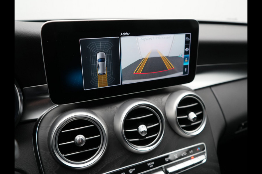 Mercedes-Benz C-Klasse Estate 300 e Business Solution AMG Plug In Hybrid 320pk PHEV | Trekhaak af Fabriek | Adaptive Cruise | Alcantara Sportstoelen Verwarmd | Apple Carplay | Camera | BLIS | 18"L.M |