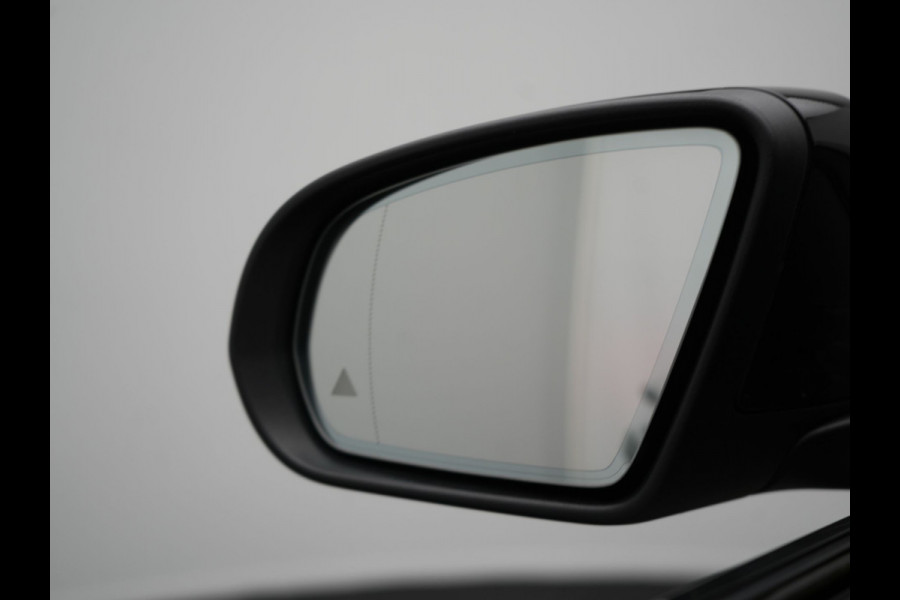 Mercedes-Benz C-Klasse Estate 300 e Business Solution AMG Plug In Hybrid 320pk PHEV | Trekhaak af Fabriek | Adaptive Cruise | Alcantara Sportstoelen Verwarmd | Apple Carplay | Camera | BLIS | 18"L.M |