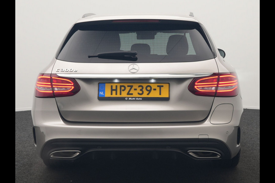 Mercedes-Benz C-Klasse Estate 300 e Business Solution AMG Plug In Hybrid 320pk PHEV | Trekhaak af Fabriek | Adaptive Cruise | Alcantara Sportstoelen Verwarmd | Apple Carplay | Camera | BLIS | 18"L.M |