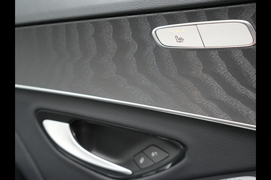 Mercedes-Benz C-Klasse Estate 300 e Business Solution AMG Plug In Hybrid 320pk PHEV | Trekhaak af Fabriek | Adaptive Cruise | Alcantara Sportstoelen Verwarmd | Apple Carplay | Camera | BLIS | 18"L.M |
