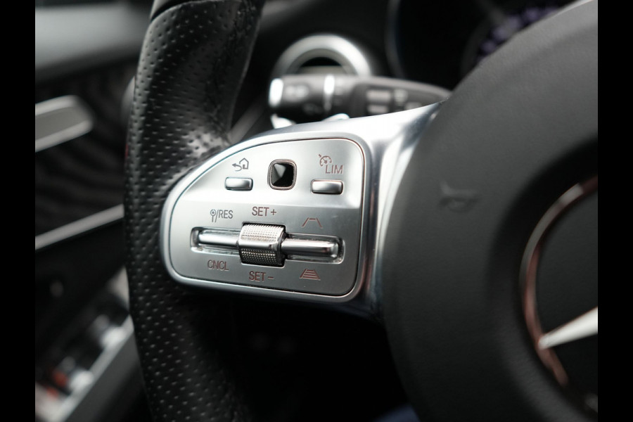 Mercedes-Benz C-Klasse Estate 300 e Business Solution AMG Plug In Hybrid 320pk PHEV | Trekhaak af Fabriek | Adaptive Cruise | Alcantara Sportstoelen Verwarmd | Apple Carplay | Camera | BLIS | 18"L.M |