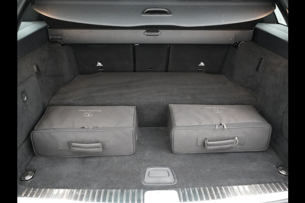 Mercedes-Benz C-Klasse Estate 300 e Business Solution AMG Plug In Hybrid 320pk PHEV | Trekhaak af Fabriek | Adaptive Cruise | Alcantara Sportstoelen Verwarmd | Apple Carplay | Camera | BLIS | 18"L.M |