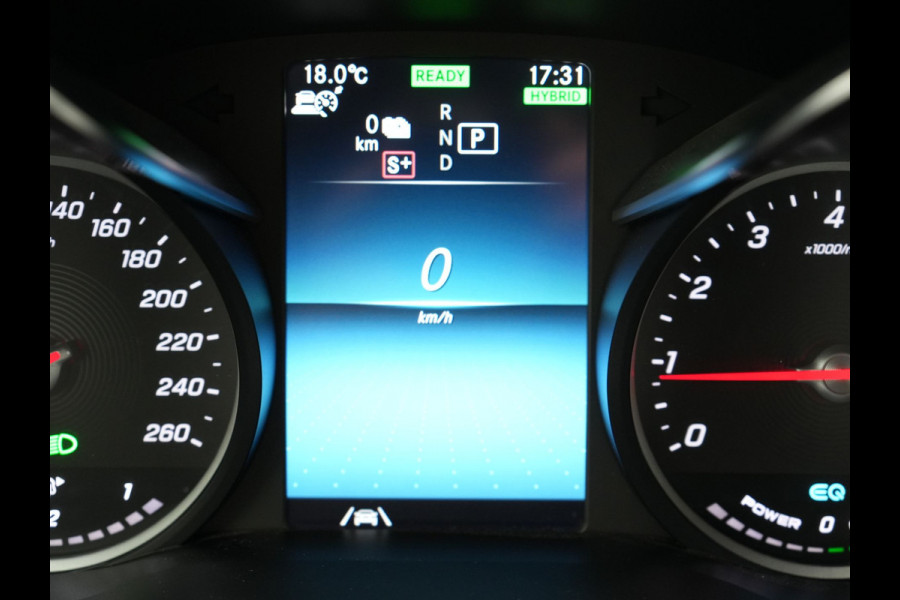 Mercedes-Benz C-Klasse Estate 300 e Business Solution AMG Plug In Hybrid 320pk PHEV | Trekhaak af Fabriek | Adaptive Cruise | Alcantara Sportstoelen Verwarmd | Apple Carplay | Camera | BLIS | 18"L.M |