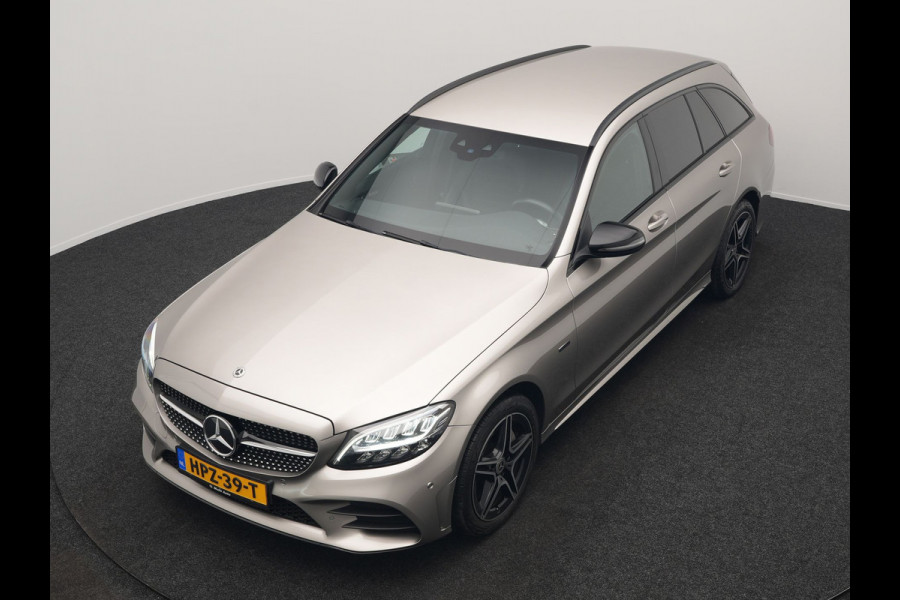 Mercedes-Benz C-Klasse Estate 300 e Business Solution AMG Plug In Hybrid 320pk PHEV | Trekhaak af Fabriek | Adaptive Cruise | Alcantara Sportstoelen Verwarmd | Apple Carplay | Camera | BLIS | 18"L.M |