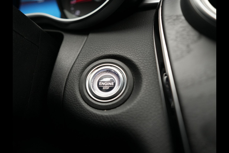 Mercedes-Benz C-Klasse Estate 300 e Business Solution AMG Plug In Hybrid 320pk PHEV | Trekhaak af Fabriek | Adaptive Cruise | Alcantara Sportstoelen Verwarmd | Apple Carplay | Camera | BLIS | 18"L.M |