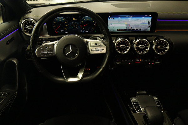 Mercedes-Benz A-Klasse 250 AMG EDITION / PANO/SFEERVER/BURM/CAM/STOELVER/VOL