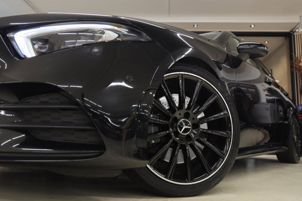 Mercedes-Benz A-Klasse 250 AMG EDITION / PANO/SFEERVER/BURM/CAM/STOELVER/VOL