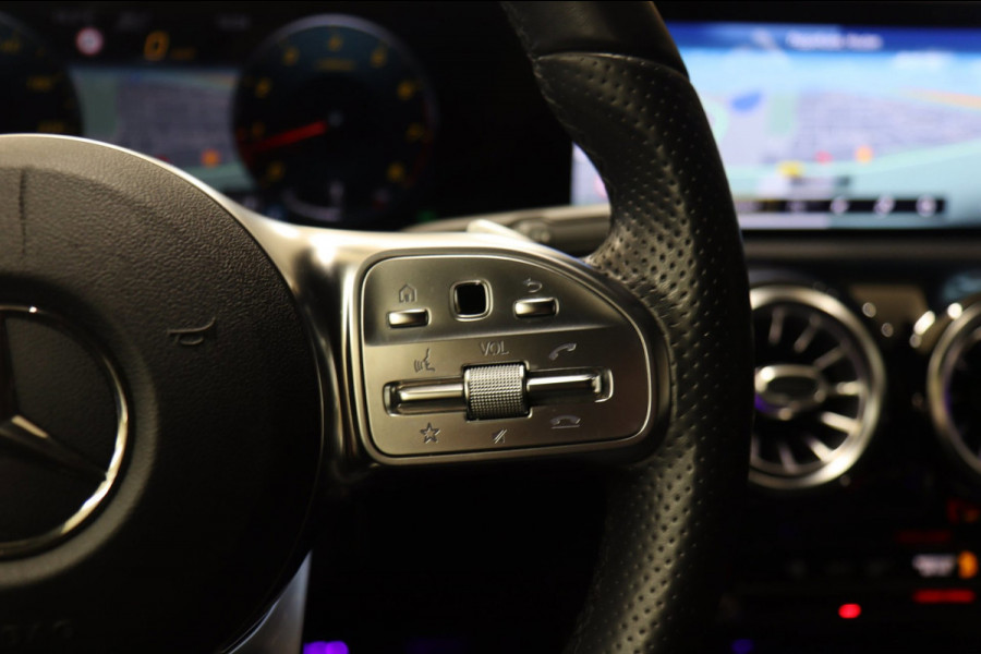 Mercedes-Benz A-Klasse 250 AMG EDITION / PANO/SFEERVER/BURM/CAM/STOELVER/VOL