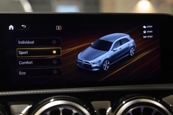 Mercedes-Benz A-Klasse 250 AMG EDITION / PANO/SFEERVER/BURM/CAM/STOELVER/VOL