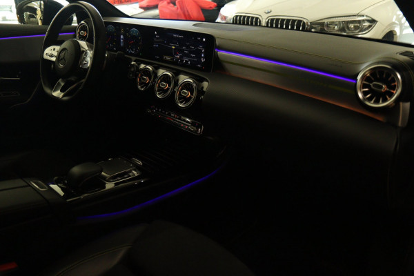 Mercedes-Benz A-Klasse 250 AMG EDITION / PANO/SFEERVER/BURM/CAM/STOELVER/VOL