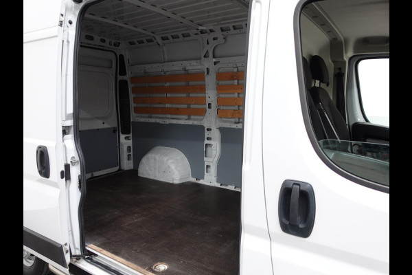 Citroën Jumper L2H2 120pk Navigatie Camera Airco Cruise control Trekhaak Sidebars 3-zits Euro6