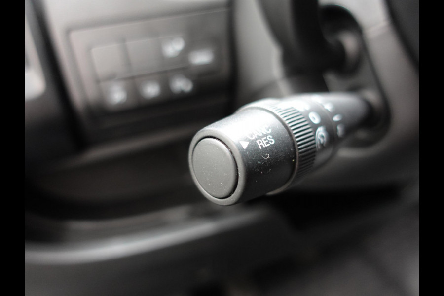 Citroën Jumper L2H2 120pk Navigatie Camera Airco Cruise control Trekhaak Sidebars 3-zits Euro6