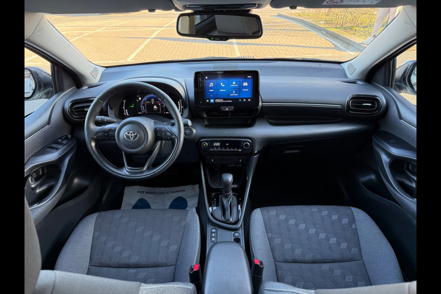 Toyota Yaris 1.5 Hybrid 130 Executive Apple CarPlay Bi-Tone