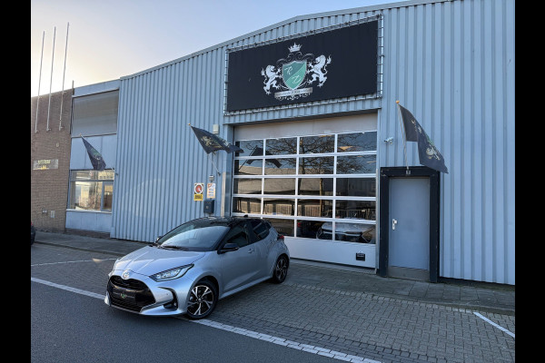 Toyota Yaris 1.5 Hybrid 130 Executive Apple CarPlay Bi-Tone