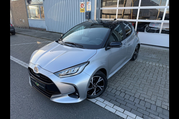 Toyota Yaris 1.5 Hybrid 130 Executive Apple CarPlay Bi-Tone