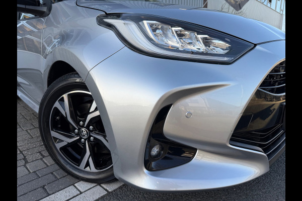 Toyota Yaris 1.5 Hybrid 130 Executive Apple CarPlay Bi-Tone