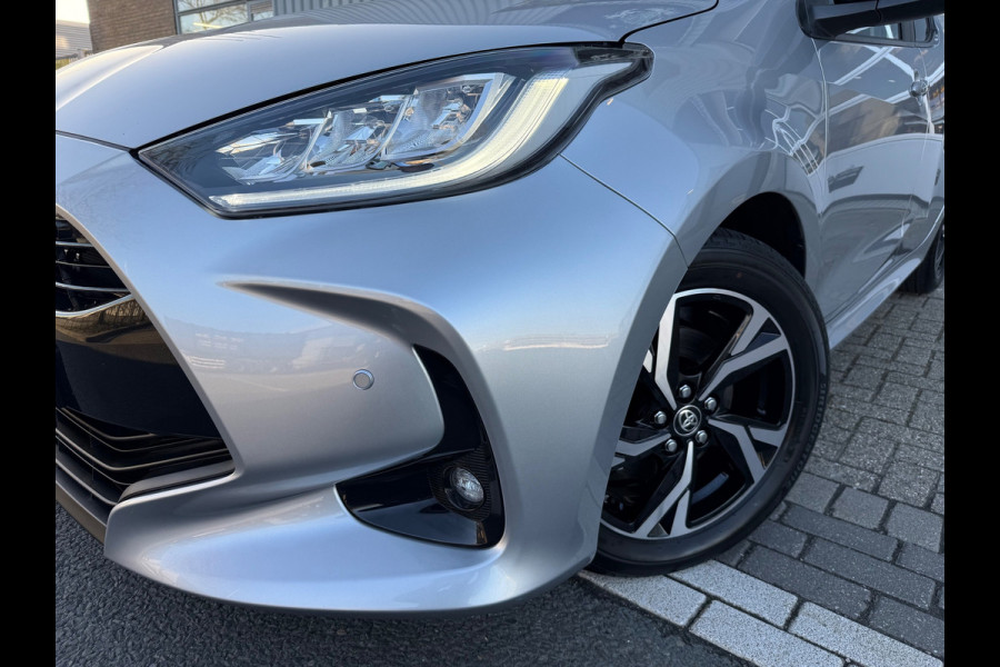 Toyota Yaris 1.5 Hybrid 130 Executive Apple CarPlay Bi-Tone