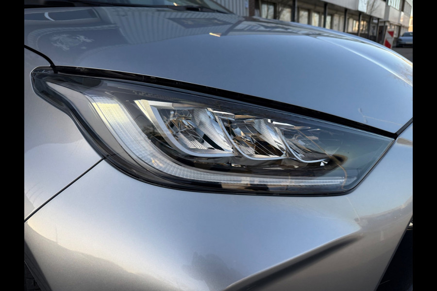 Toyota Yaris 1.5 Hybrid 130 Executive Apple CarPlay Bi-Tone