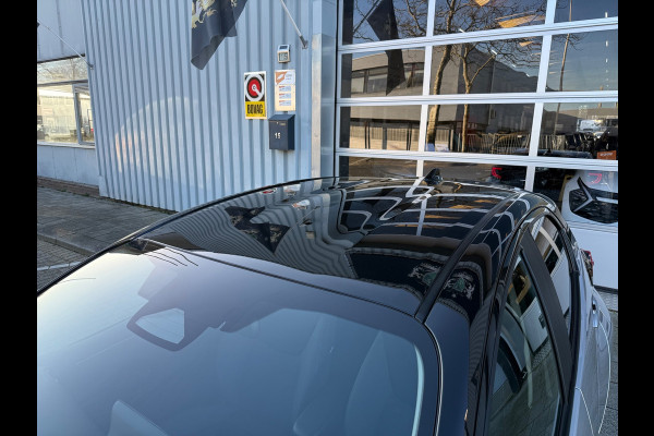 Toyota Yaris 1.5 Hybrid 130 Executive Apple CarPlay Bi-Tone