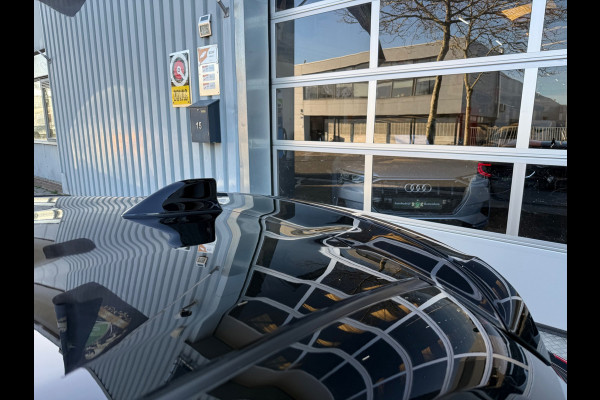 Toyota Yaris 1.5 Hybrid 130 Executive Apple CarPlay Bi-Tone