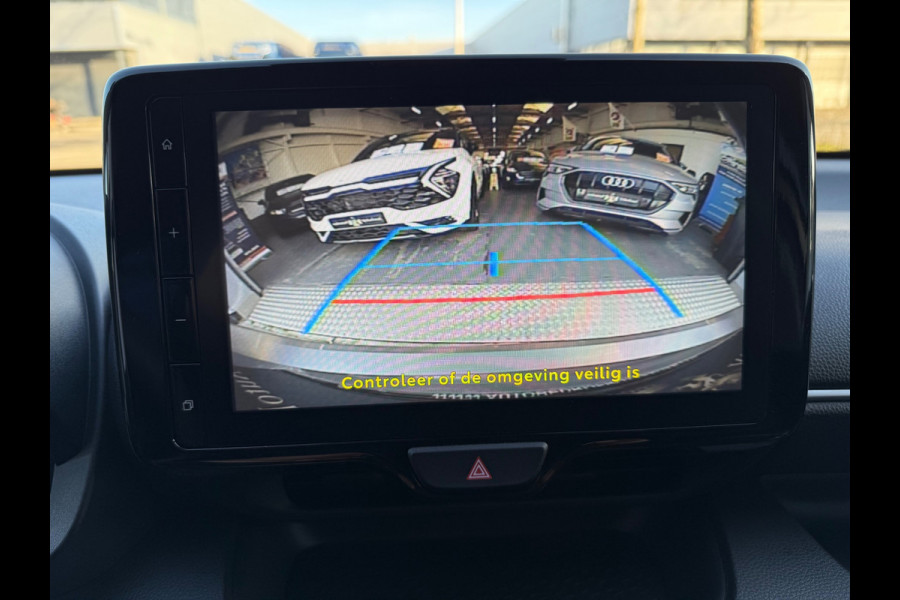 Toyota Yaris 1.5 Hybrid 130 Executive Apple CarPlay Bi-Tone