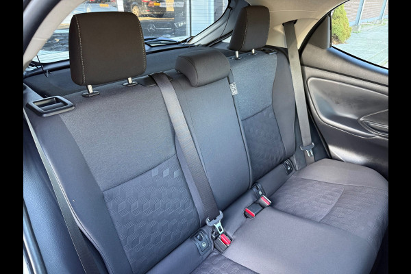 Toyota Yaris 1.5 Hybrid 130 Executive Apple CarPlay Bi-Tone