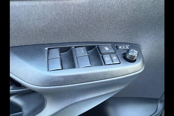 Toyota Yaris 1.5 Hybrid 130 Executive Apple CarPlay Bi-Tone