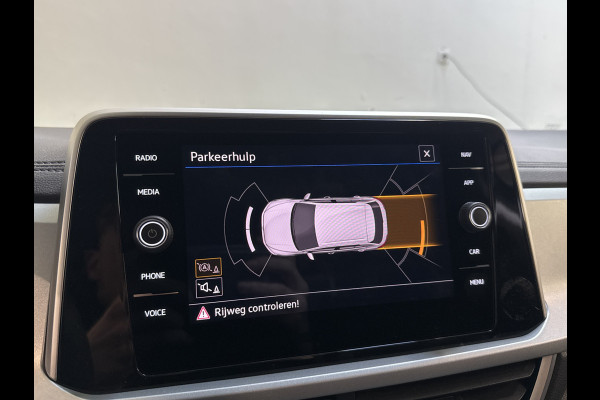Volkswagen T-Roc TSI 115PK LIFE GOAL EDITION NAVI/CARPLAY/STOELVERWARMING/ FABRIEKSGARANTIE