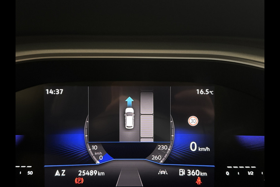 Volkswagen T-Roc TSI 115PK LIFE GOAL EDITION NAVI/CARPLAY/STOELVERWARMING/ FABRIEKSGARANTIE