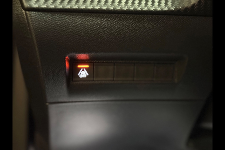 Peugeot 2008 1.2 PureTech GT-Line | Pano | Camera | Cruise | DAB | Navi