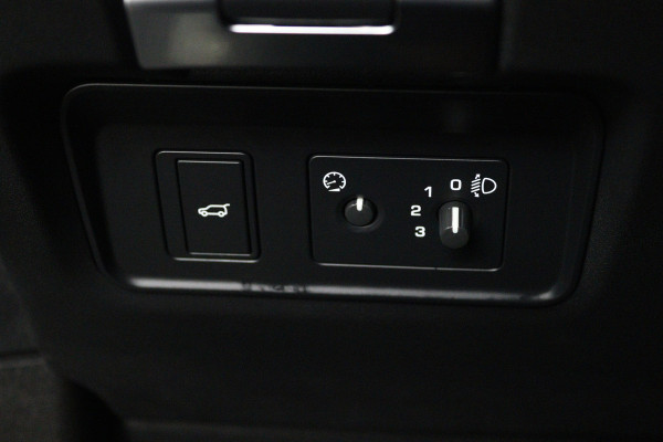 Land Rover Range Rover Evoque 1.5 R-Dynamic SE (STOELVERWARMING, CAMERA, LANE-ASSIST, ELEKTR STOELEN, SENSOREN)