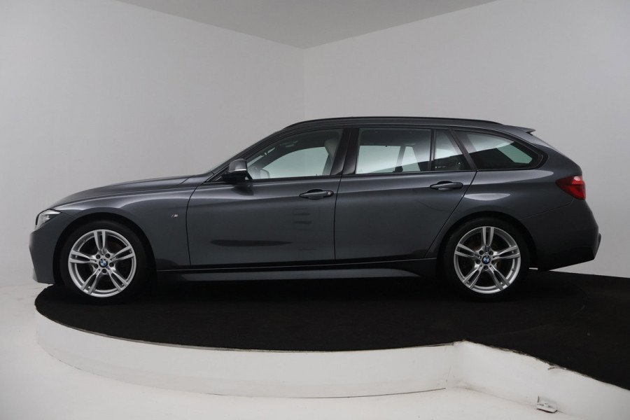 BMW 3 Serie Touring 320i Edition M Sport Shadow High Executive (PANORAMADAK, CAMERA, STOELVERWARMING, PARKEERSENSOREN)
