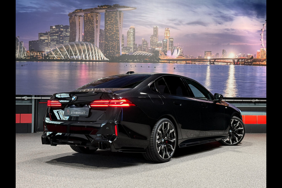 BMW 5 Serie 520i  M-Sport Pro|ShadowLine|Panorama|H/K|208PK