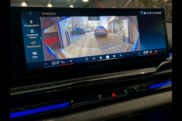 BMW 5 Serie 520i  M-Sport Pro|ShadowLine|Panorama|H/K|208PK